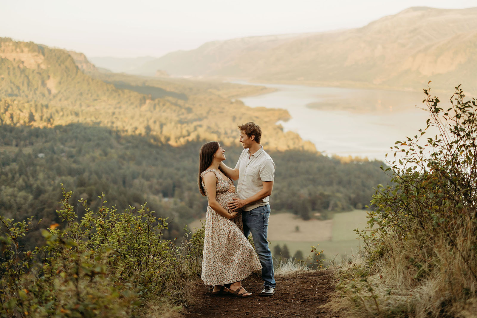 maternity session in columbia river gorge Vancouver Wa showing casual dress and jeans cardigan outfits