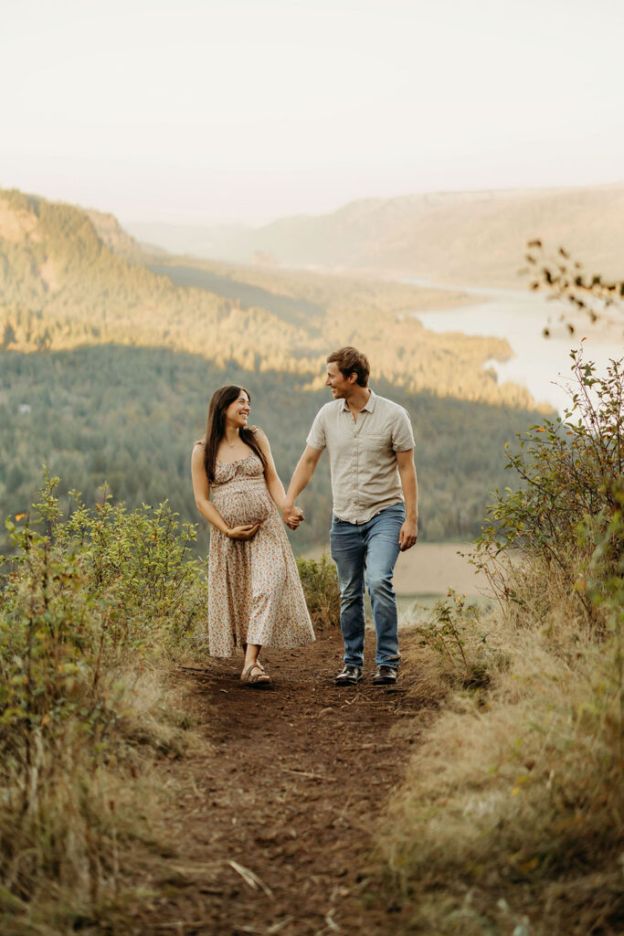 casual maternity dress walking outdoors in Columbia River Gorge Vancouver WA