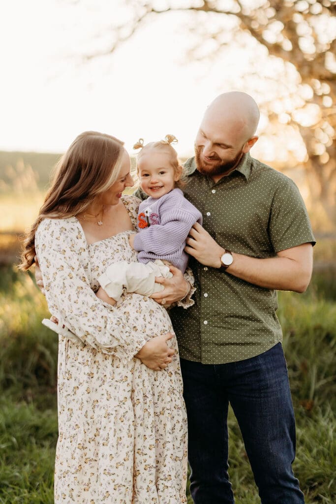 Maternity session with a toddler near Vancouver Wa