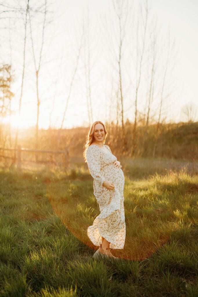 Outdoor spring maternity session Vancouver wa